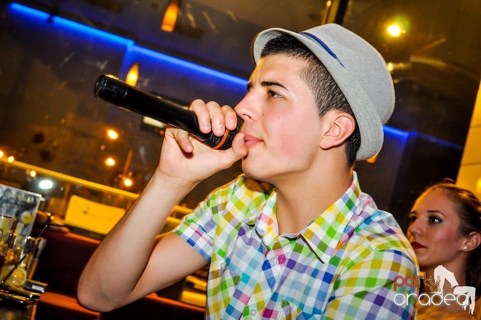 Karaoke night, 