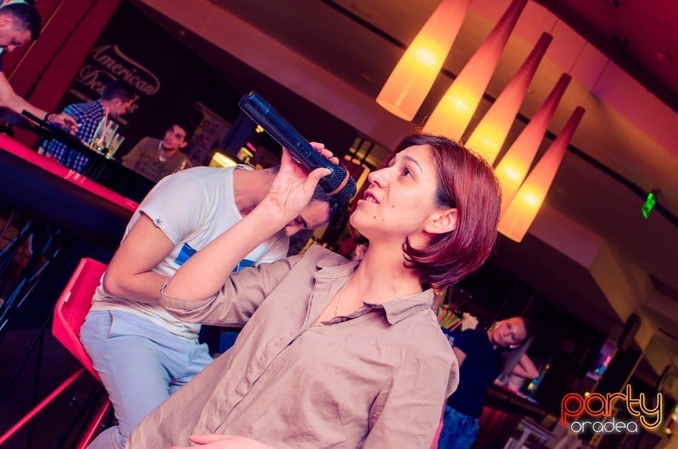 Karaoke Night, Billy Art Club