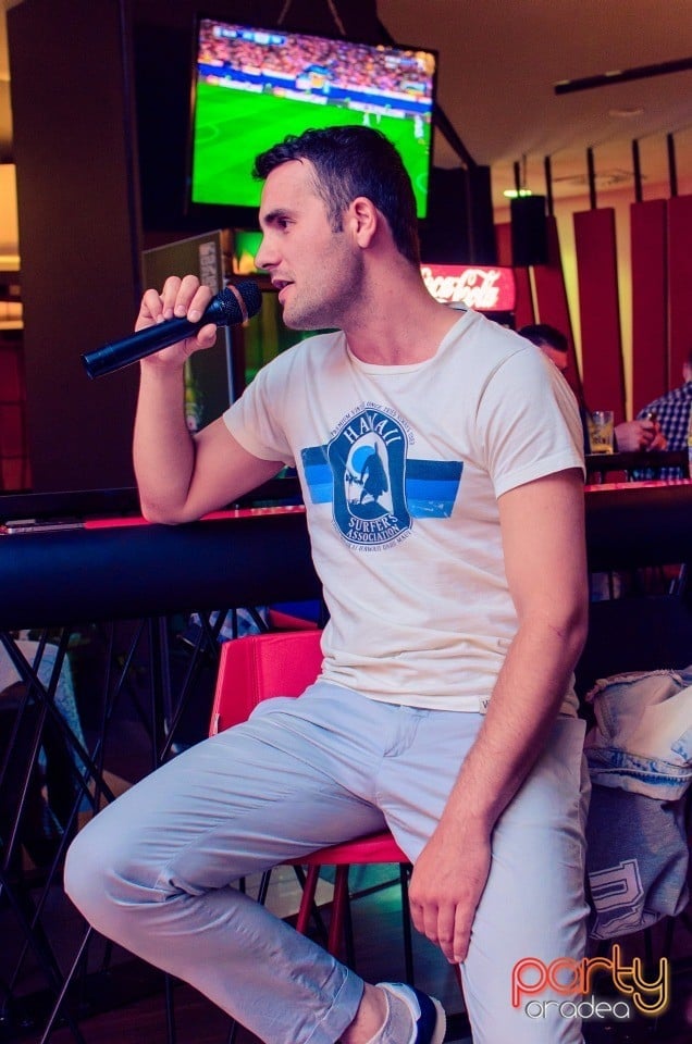Karaoke Night, Billy Art Club