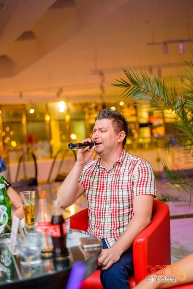 Karaoke Night, 