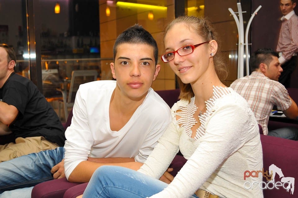 Karaoke Party @ Blondy's Art Café, 