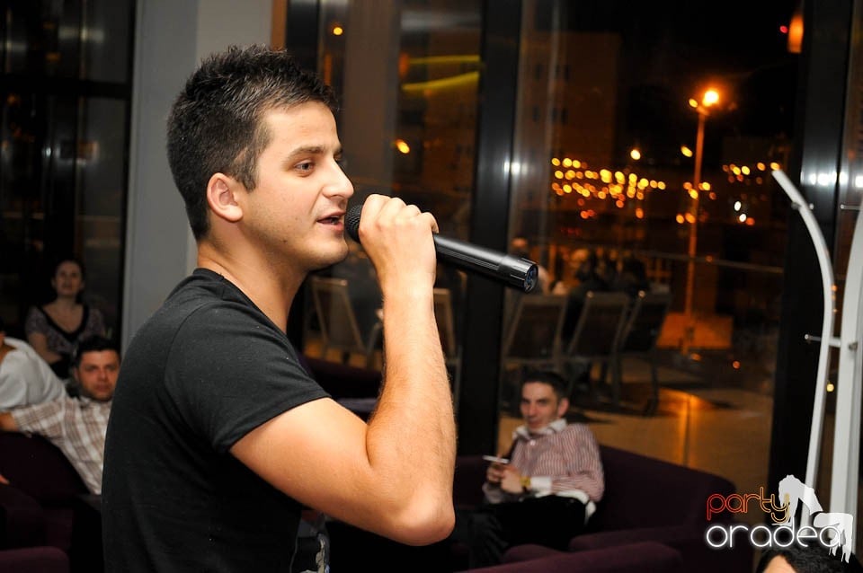Karaoke Party @ Blondy's Art Café,
