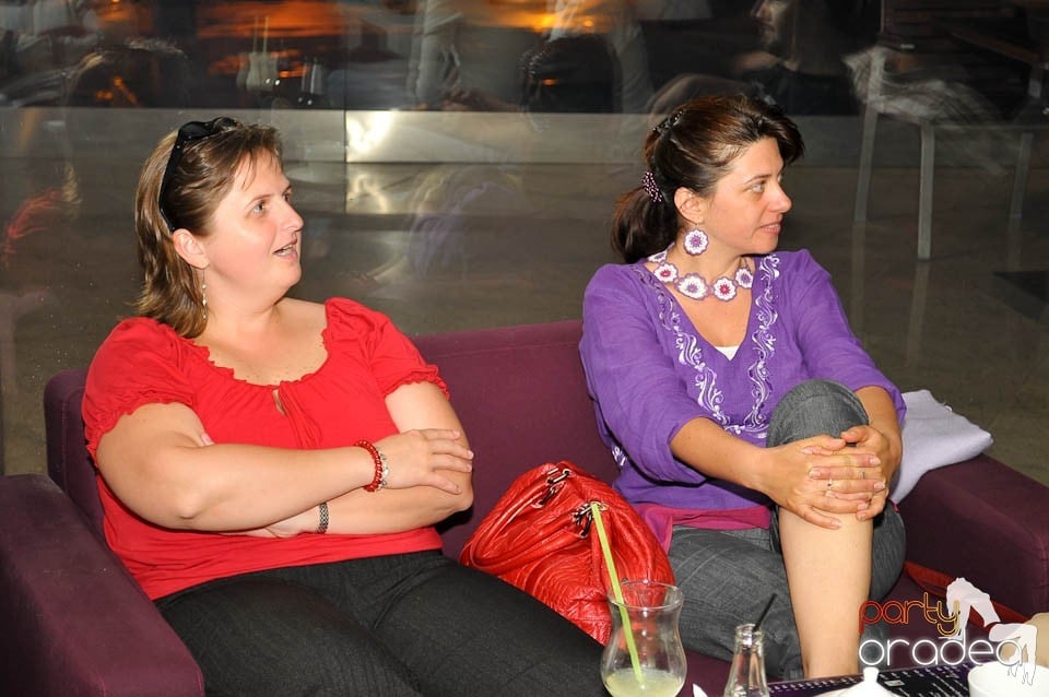 Karaoke Party @ Blondy's Art Café,