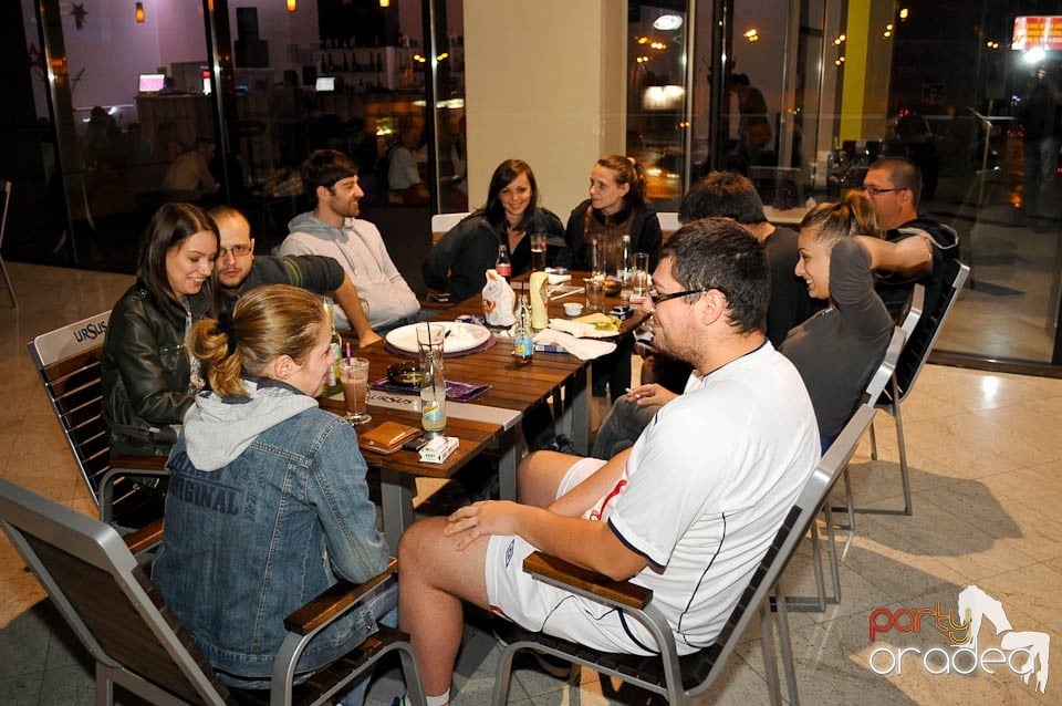 Karaoke Party @ Blondy's Art Café,