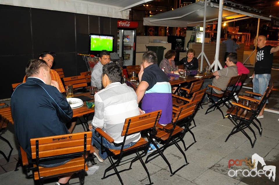 Karaoke Party @ Blondy's Art Café,