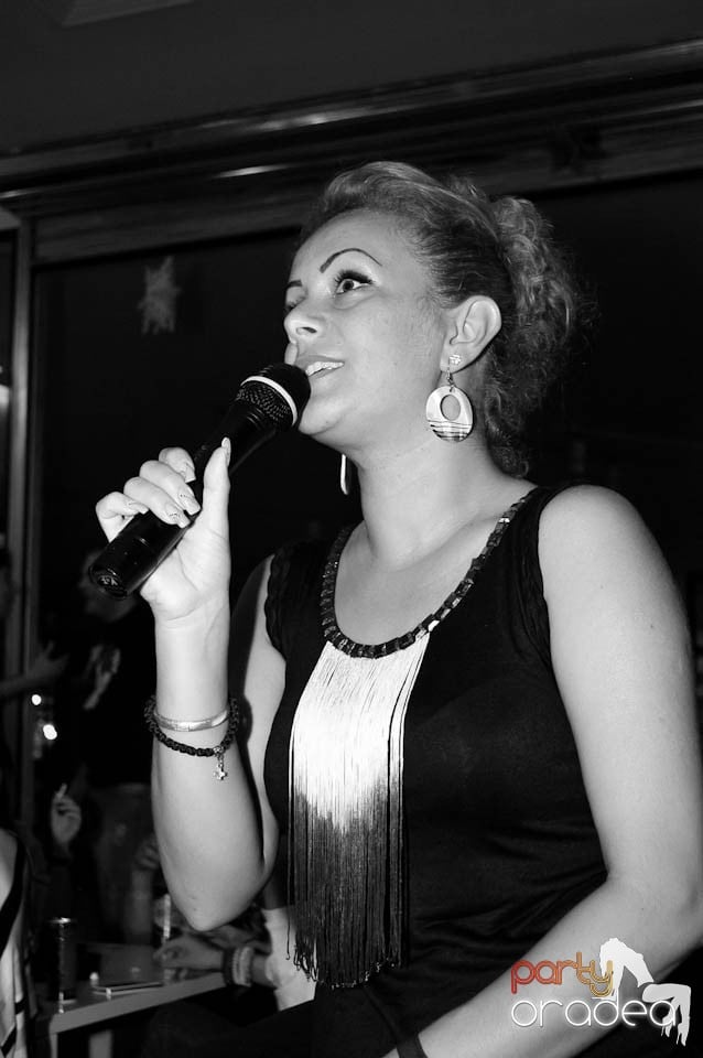 Karaoke Party @ Blondy's Art Café,
