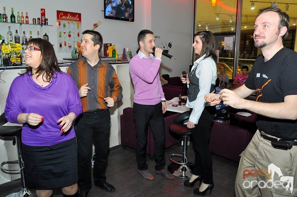 Karaoke Party @ Blondy's Art Café,