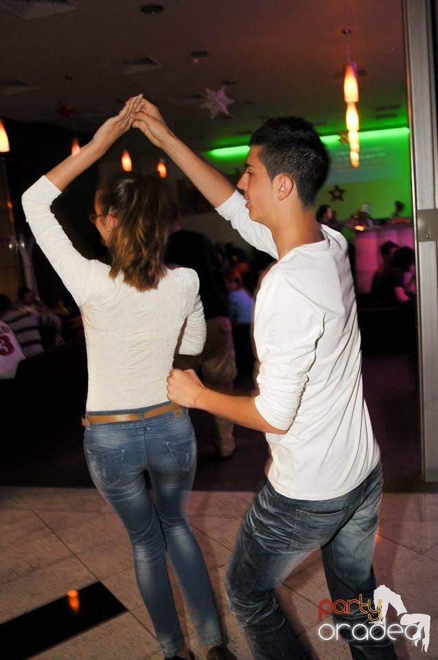 Karaoke Party @ Blondy's Art Café,