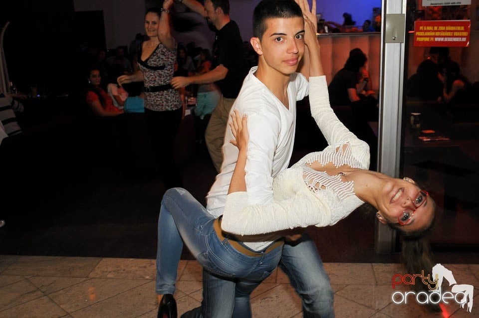 Karaoke Party @ Blondy's Art Café, 