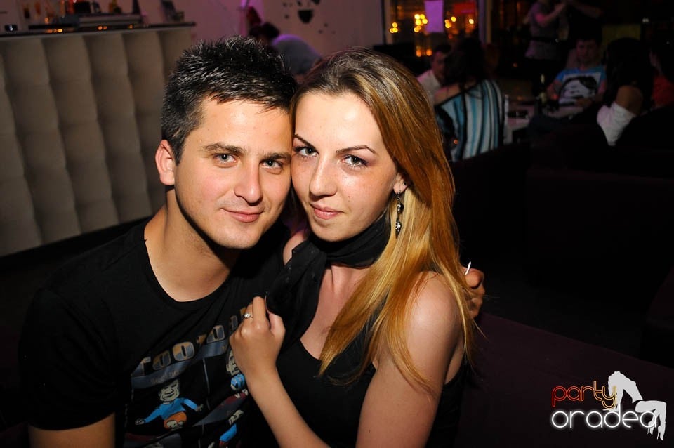 Karaoke Party @ Blondy's Art Café,