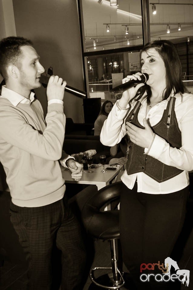 Karaoke Party @ Blondy's Art Café, 