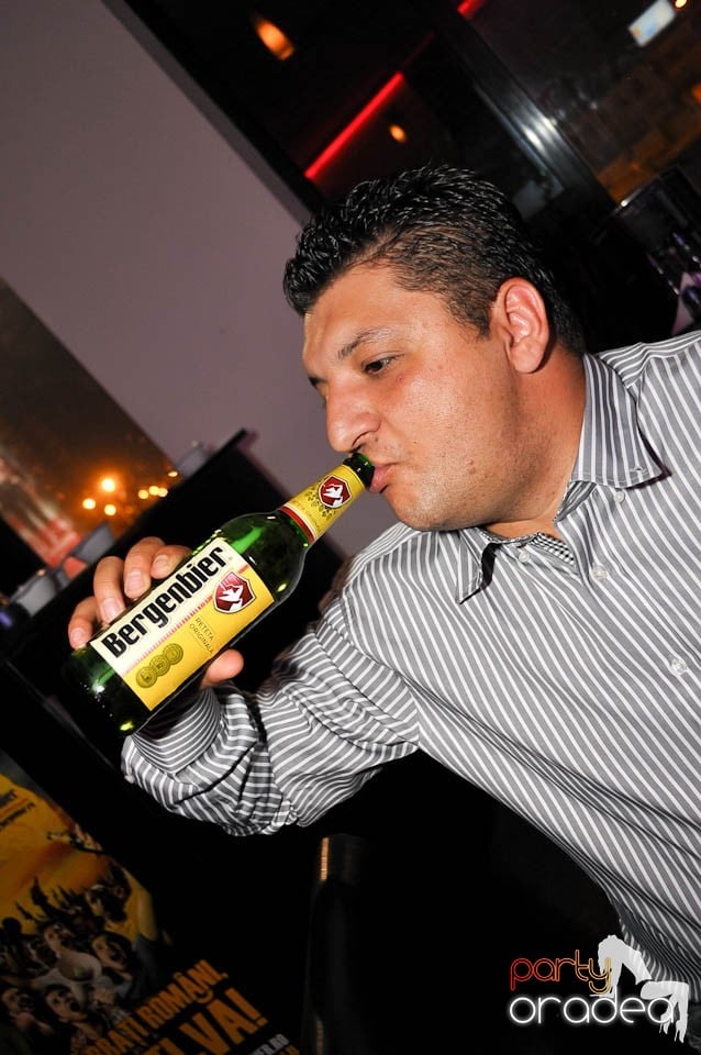 Karaoke Party @ Blondy's Art Café,