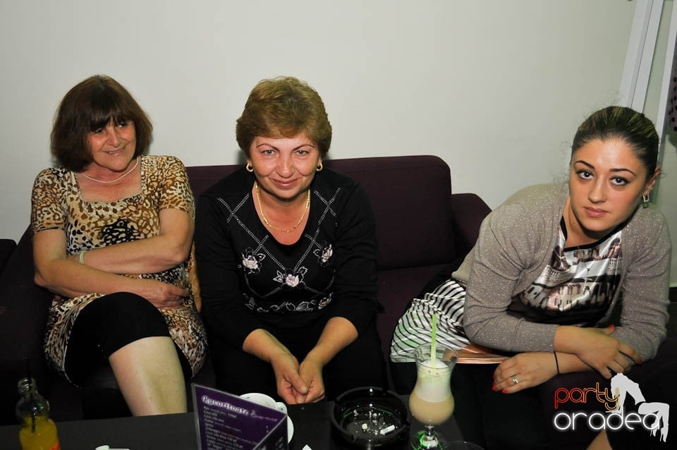 Karaoke Party @ Blondy's Art Café,