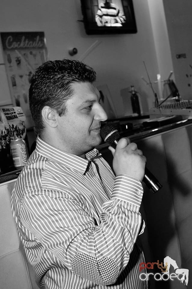 Karaoke Party @ Blondy's Art Café,