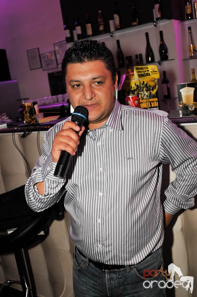 Karaoke Party @ Blondy's Art Café,