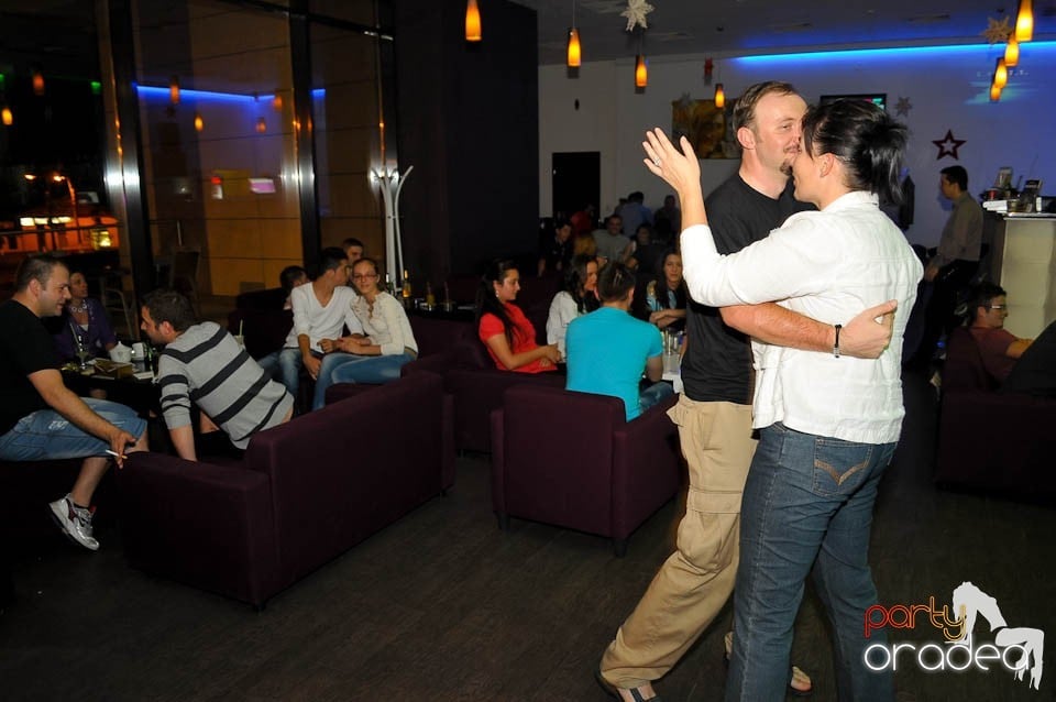 Karaoke Party @ Blondy's Art Café,