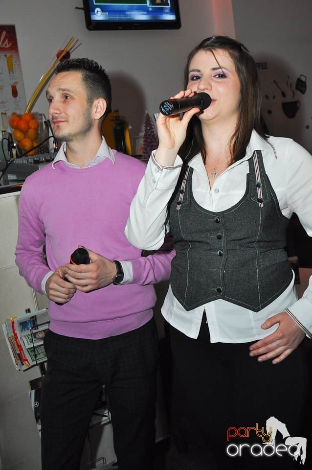 Karaoke Party @ Blondy's Art Café, 