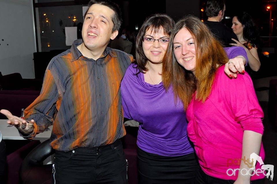 Karaoke Party @ Blondy's Art Café,
