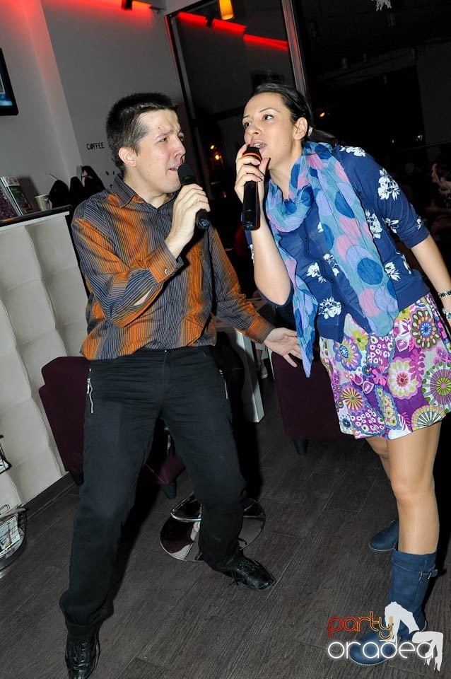 Karaoke Party @ Blondy's Art Café, 