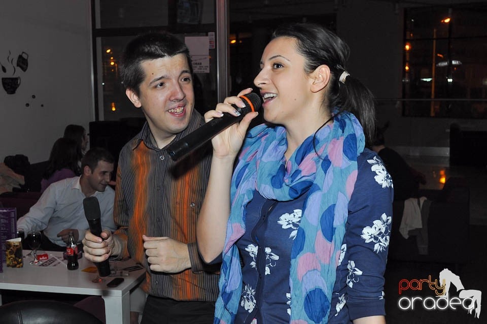 Karaoke Party @ Blondy's Art Café,