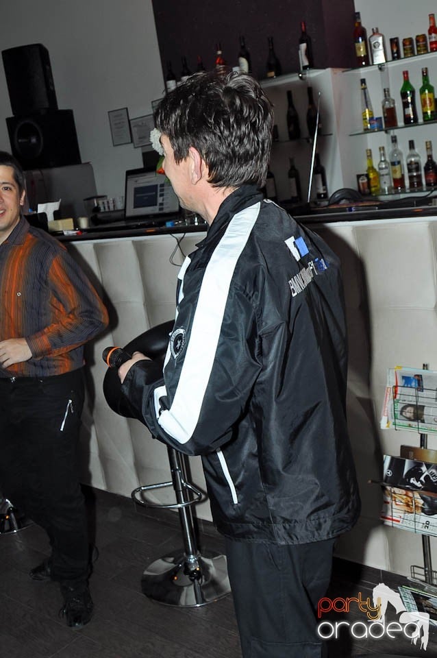 Karaoke Party @ Blondy's Art Café, 