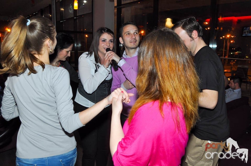 Karaoke Party @ Blondy's Art Café,