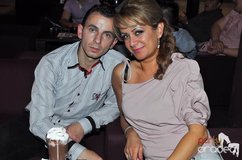 Karaoke Party @ Blondy's Art Café, 