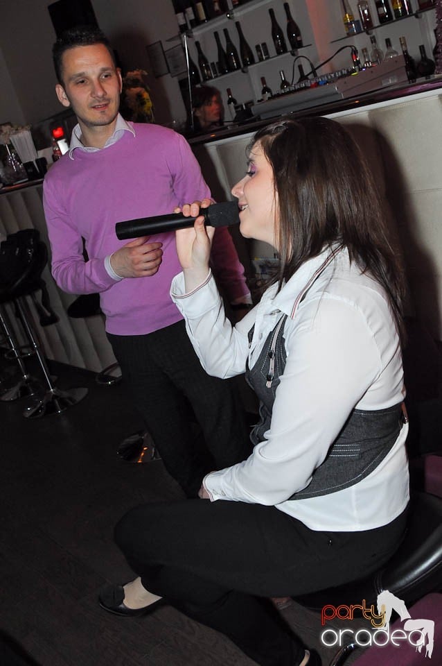 Karaoke Party @ Blondy's Art Café,