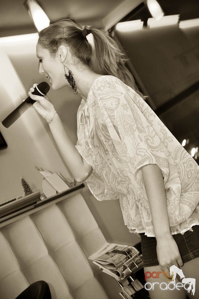 Karaoke Party în Blondy's Art Café,
