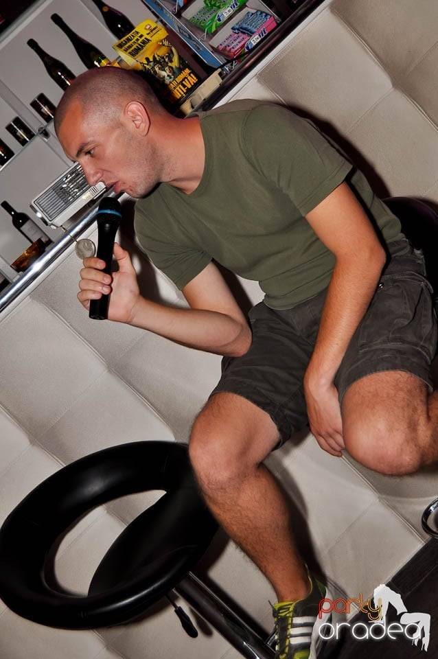 Karaoke Party în Blondy's Art Café, 