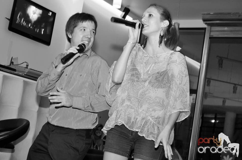 Karaoke Party în Blondy's Art Café, 