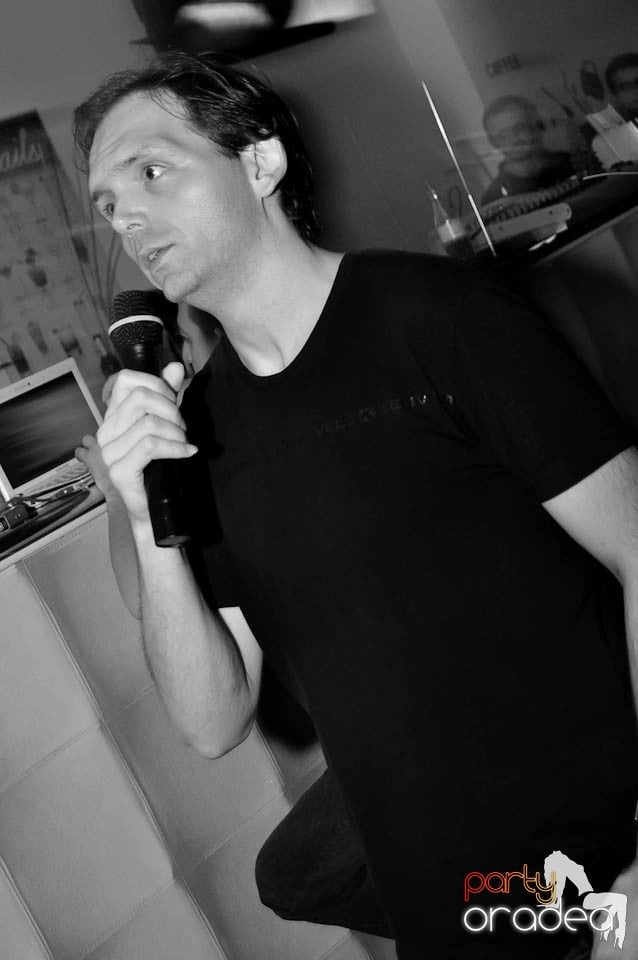 Karaoke Party în Blondy's Art Café, 