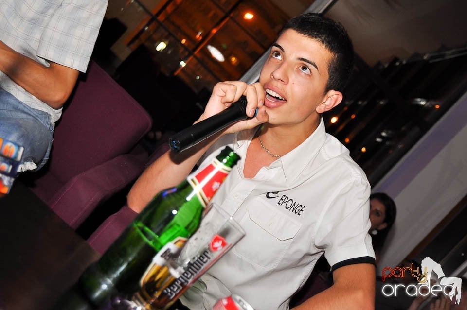 Karaoke Party în Blondy's Art Café,
