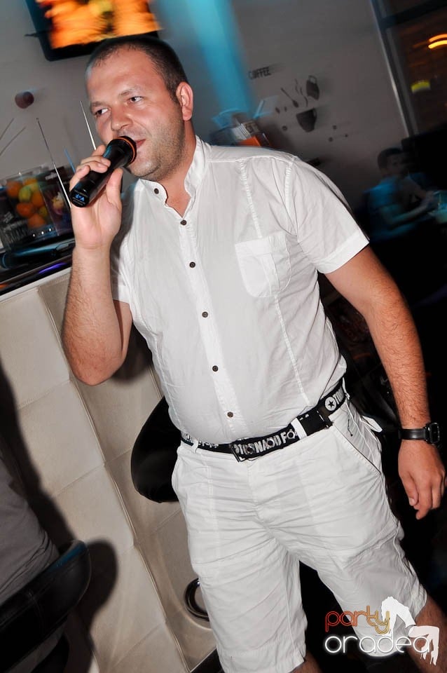 Karaoke Party în Blondy's Art Café, 