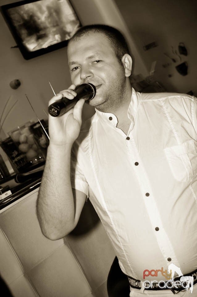 Karaoke Party în Blondy's Art Café, 