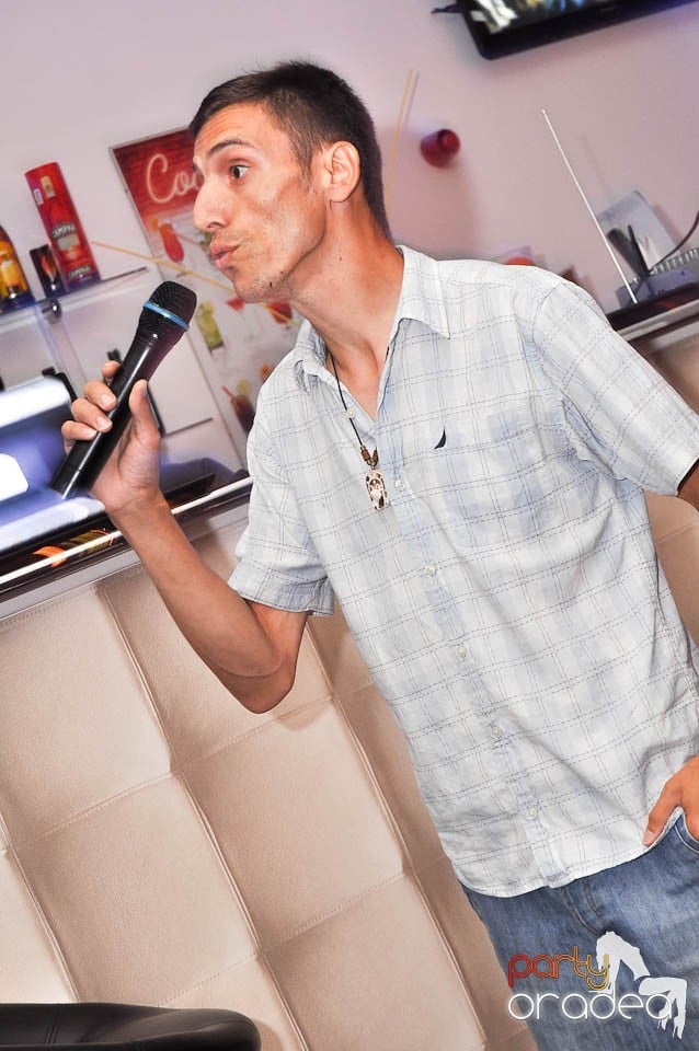 Karaoke Party în Blondy's Art Café,