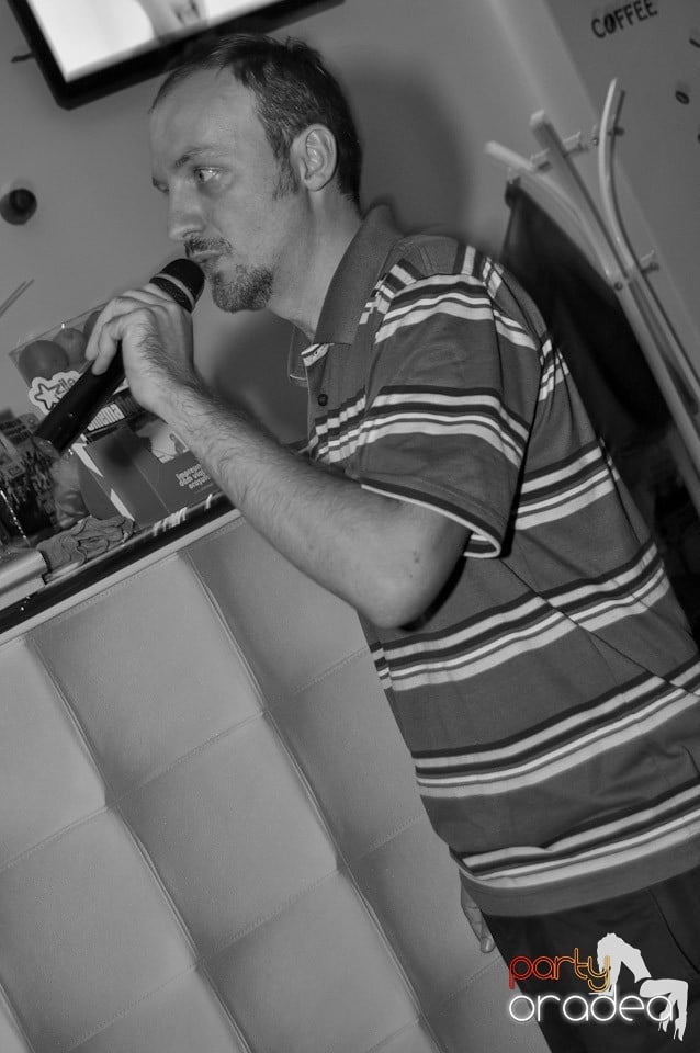 Karaoke Party în Blondy's Art Café, 