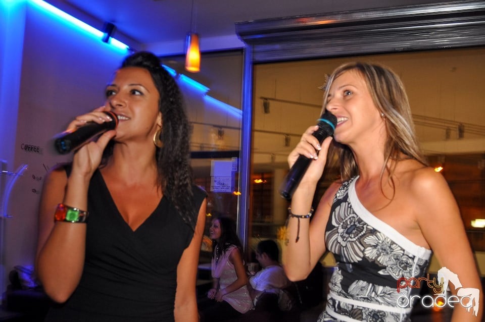 Karaoke Party în Blondy's Art Café, 