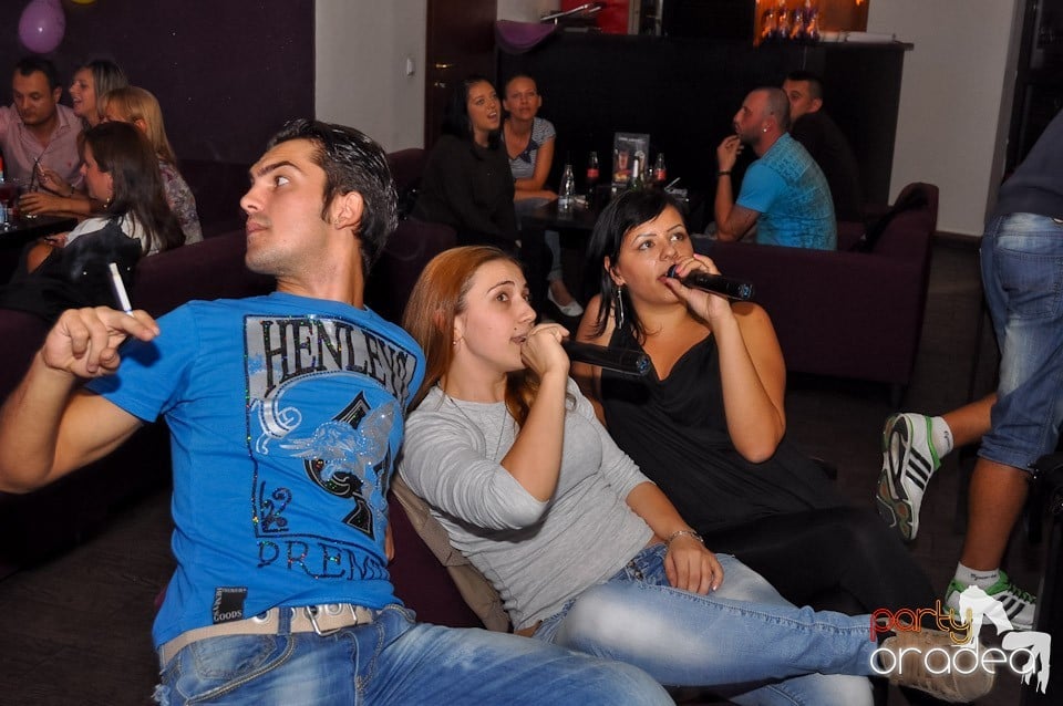 Karaoke Party în Blondy's Art Café, 