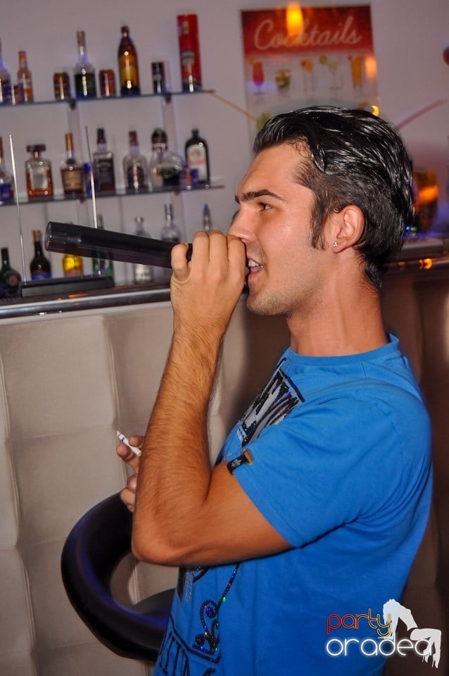 Karaoke Party în Blondy's Art Café, 