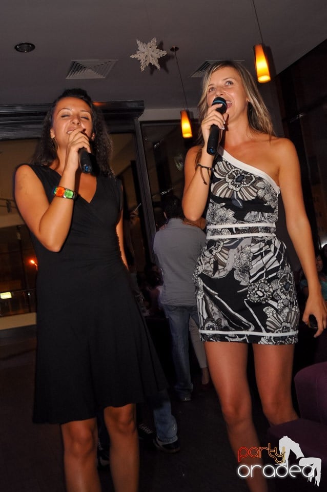 Karaoke Party în Blondy's Art Café, 