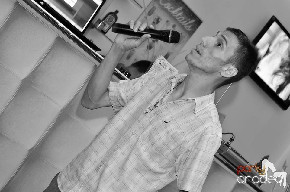 Karaoke Party în Blondy's Art Café,