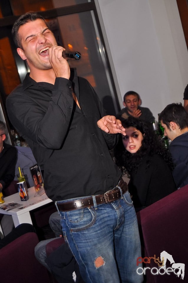 Karaoke Party în Blondy's Art Café, 