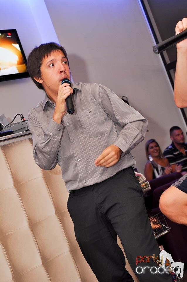Karaoke Party în Blondy's Art Café,