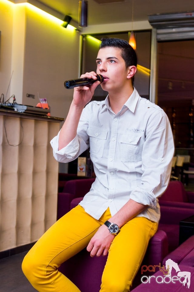 Karaoke Party în Blondy's Art Cafe, 