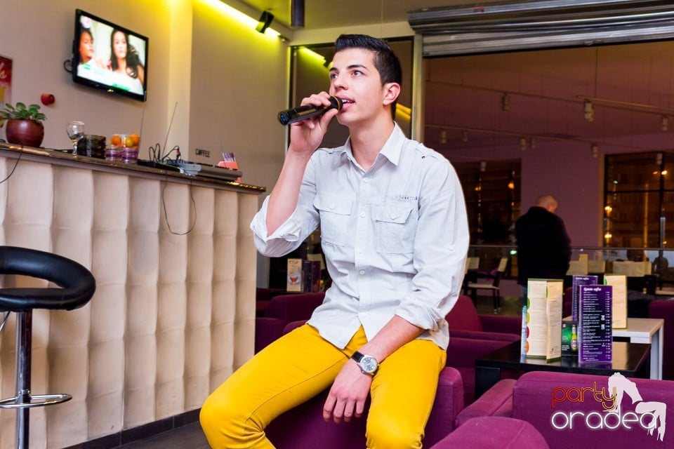 Karaoke Party în Blondy's Art Cafe, 