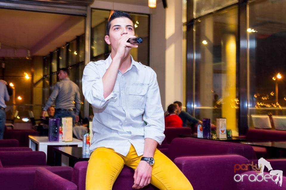 Karaoke Party în Blondy's Art Cafe, 