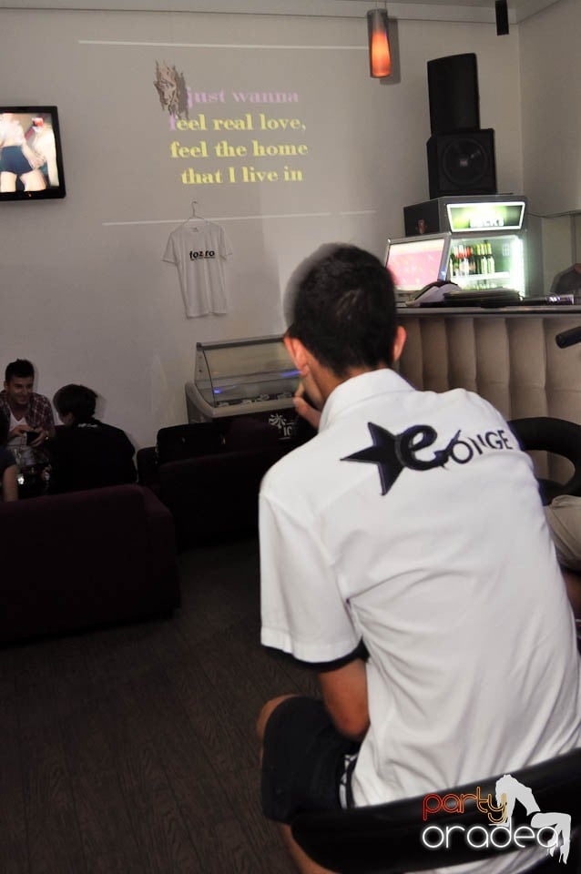 Karaoke Party în Blondy's Art Café,