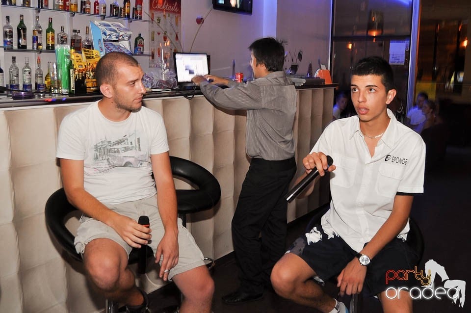 Karaoke Party în Blondy's Art Café,