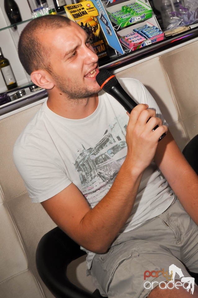 Karaoke Party în Blondy's Art Café,